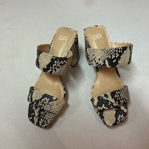 BP. Snakeskin / Beige & Black Reptile Block Heel Summer Sandals / 7